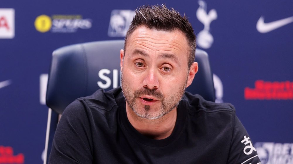 Roberto De Zerbi speaking to the media