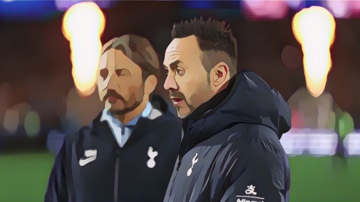 Tottenham and opposition managers on the touchline